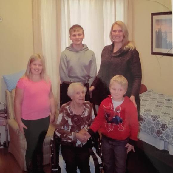 Meet your Posher, Michelle - Picture 1 of 1